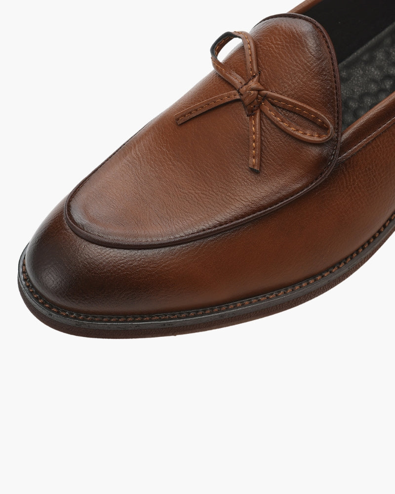 Close-up of material and construction details on men's Leather Lace Loafer — Ardovena Faro