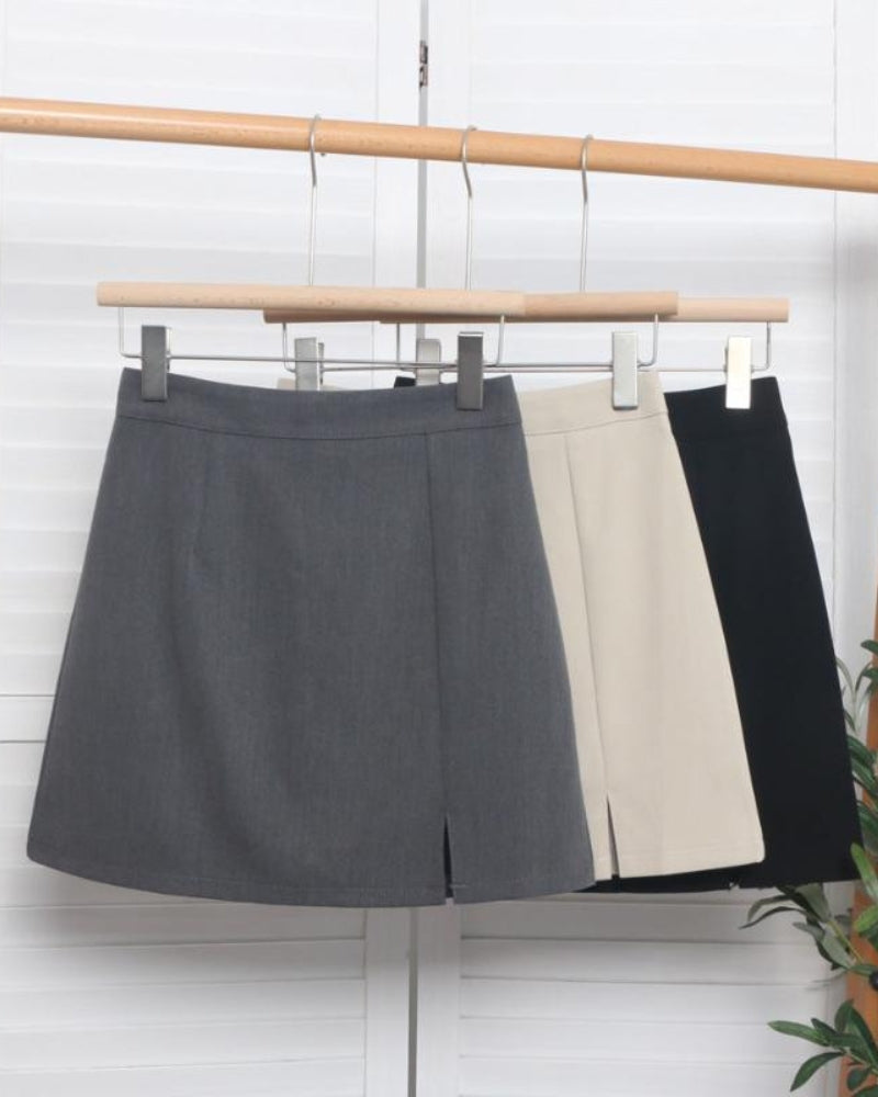 Additional view 05 of Women's Straight Mini Skirt in an available colour — Ardovena Girona